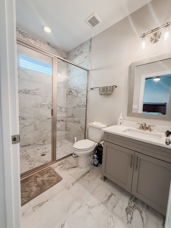 Building Photo - 5742 Vlg Rdg Ln