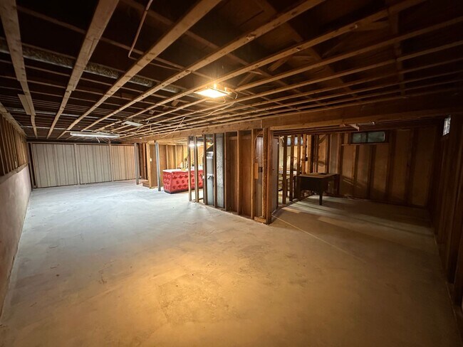 Building Photo - 4806 Imperial Terrace