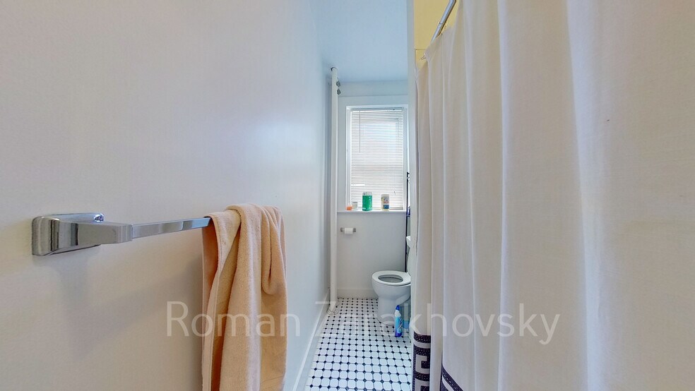 Building Photo - 2 Ayr Rd