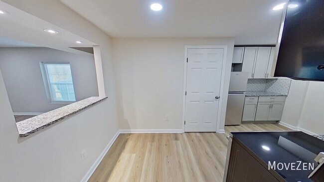 Building Photo - 7 Ratcale Ln