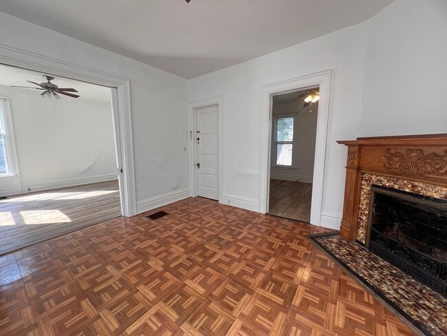 Building Photo - 857 Fairmount St SE