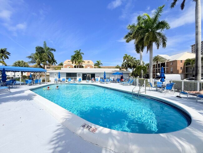 Building Photo - 470 Paradise Isle Blvd