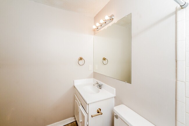 Building Photo - 4054 Brookmont Dr
