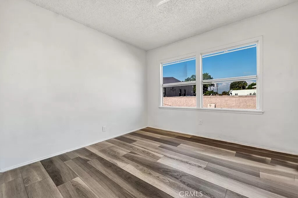 Building Photo - 648 W 41st Dr