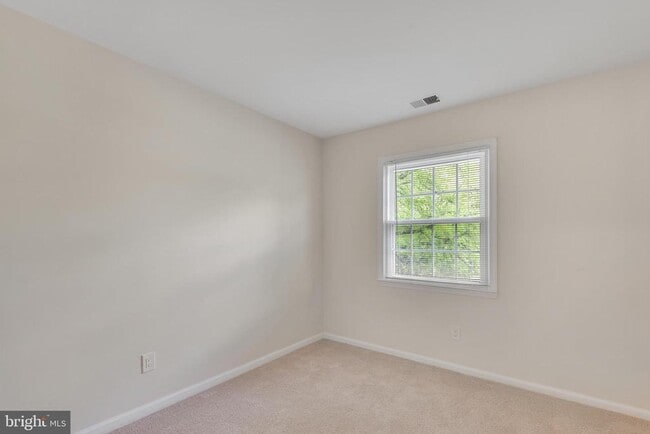 Building Photo - 8529 Lakinhurst Ln