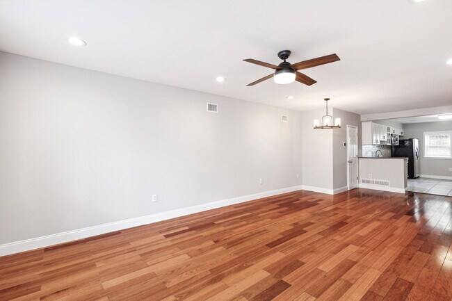 Building Photo - 1717 Annin St