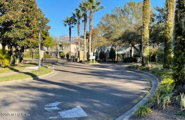 Building Photo - 7175 Deerfoot Cir