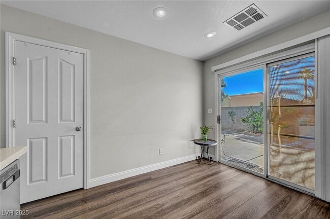 Building Photo - 2066 Dragonslayer Ave