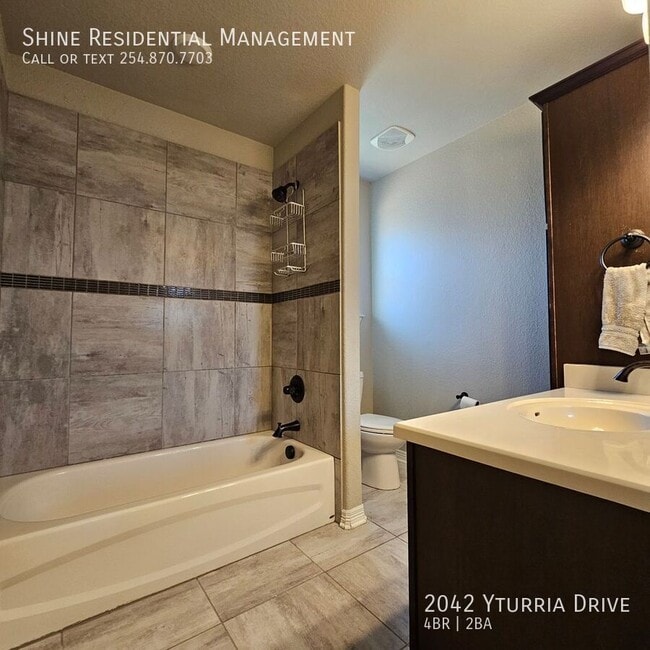 Building Photo - 2042 Yturria Dr