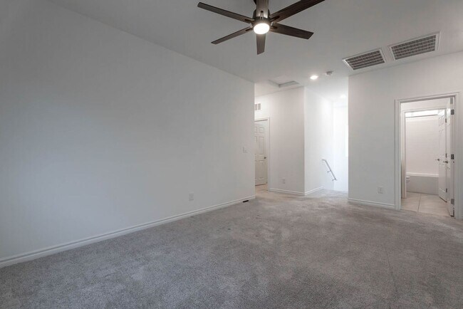 Building Photo - 7126 Calvert Cliffs St