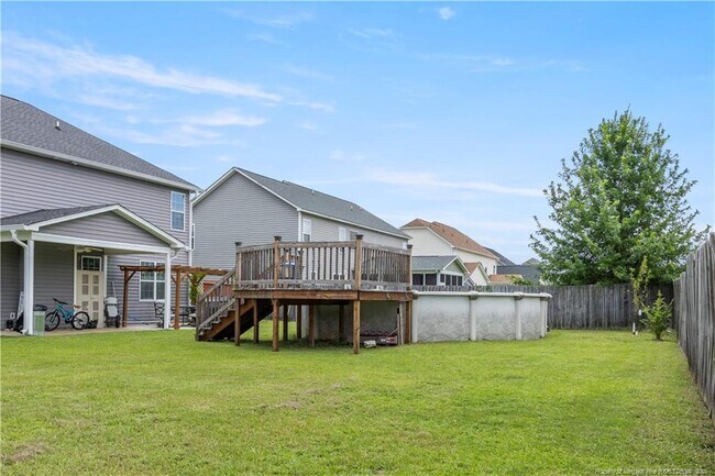 Building Photo - 221 Fountain Grove Dr