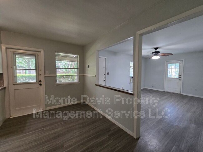 Building Photo - 4708 Red River St