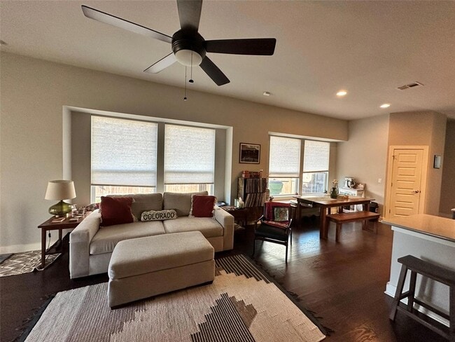 Building Photo - 8021 Izetta Ln