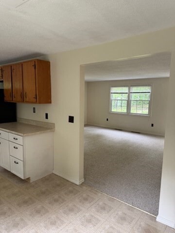 Building Photo - 607-609 Flat Hill Rd
