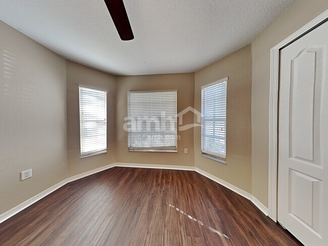 Building Photo - 12515 Lake Vista Dr