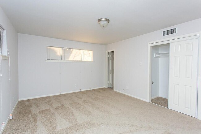 Building Photo - 6407 Nuben St