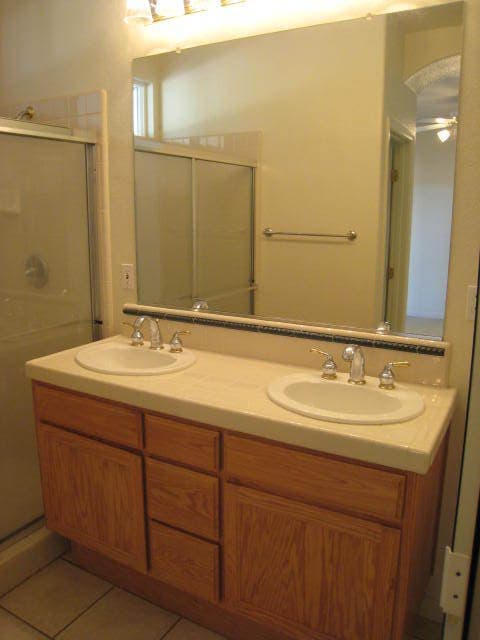 Building Photo - Browns Valley 3/2 located in a gated commu...