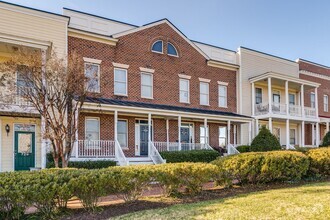 Building Photo - 3 Bedroom Townhome in Oregon Hill!