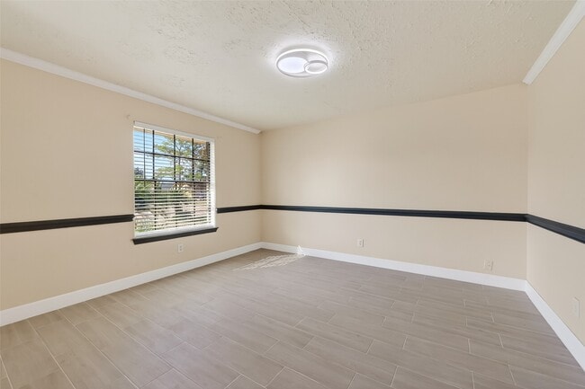 Building Photo - 7534 8 Willows Rd