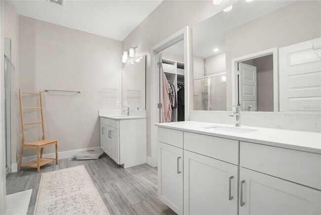 Building Photo - 9890 Red Bay Lp