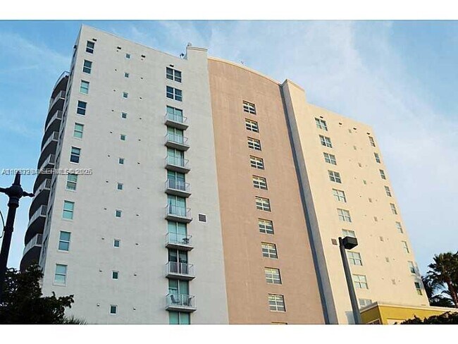 Building Photo - 3180 Coral Wy