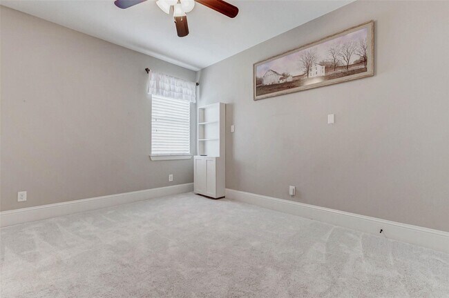 Building Photo - 5323 Lake Hill Farm Way