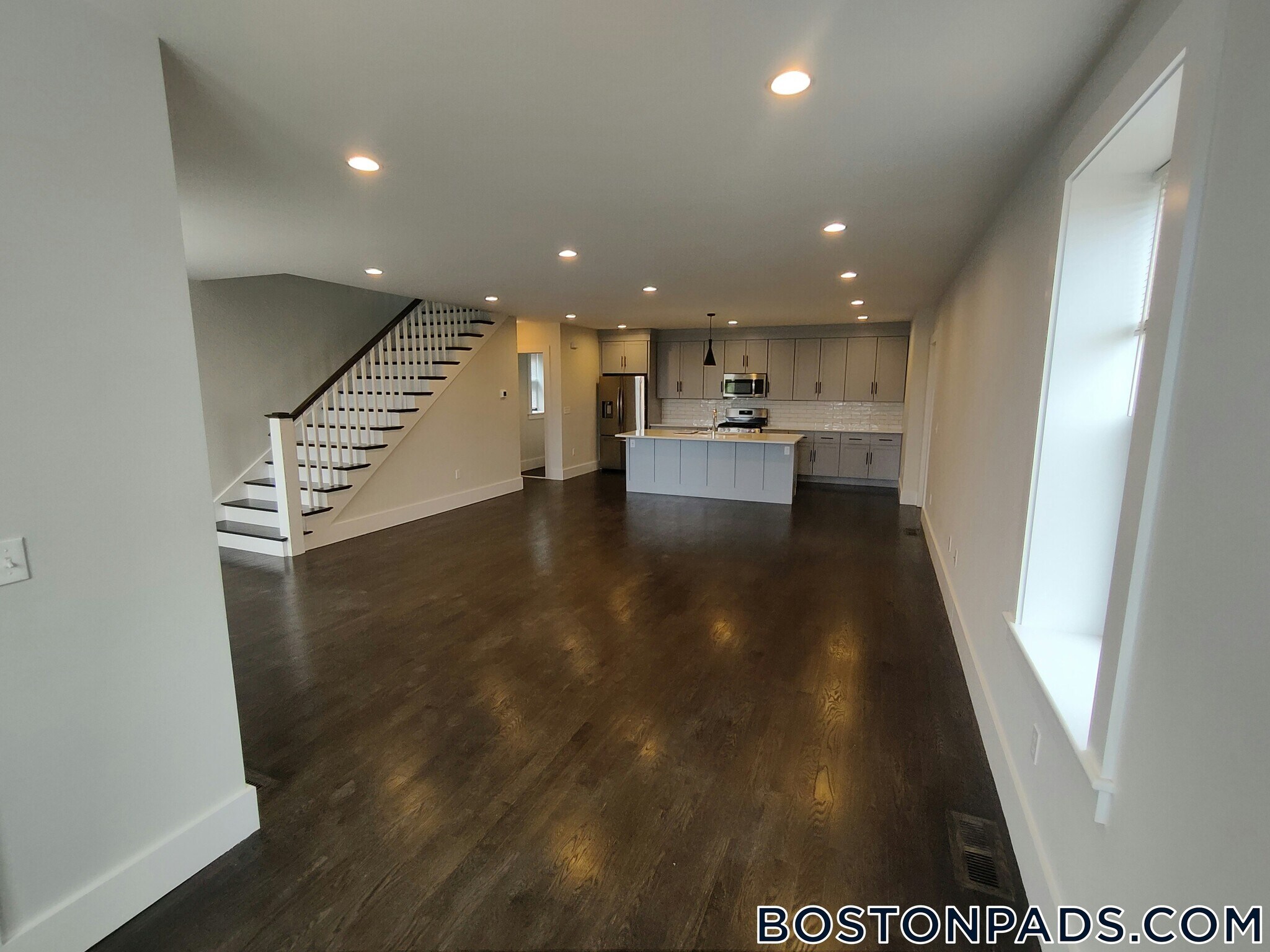 Building Photo - 54 Taylor St