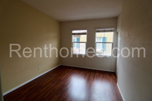 Building Photo - 13330 Via Bellarado