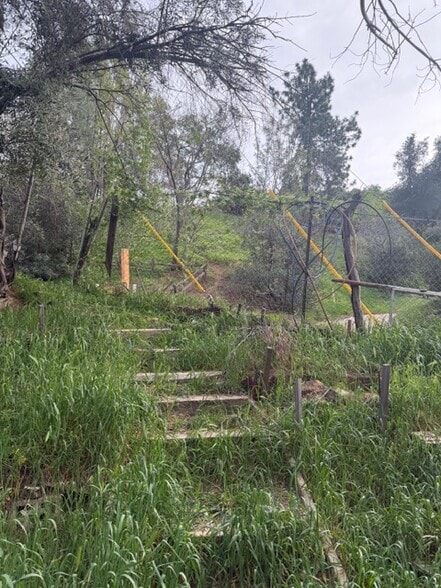 Building Photo - 14362 Ladd Canyon Rd