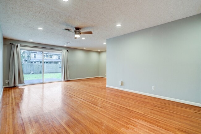 Building Photo - 8610 Bevlyn Dr