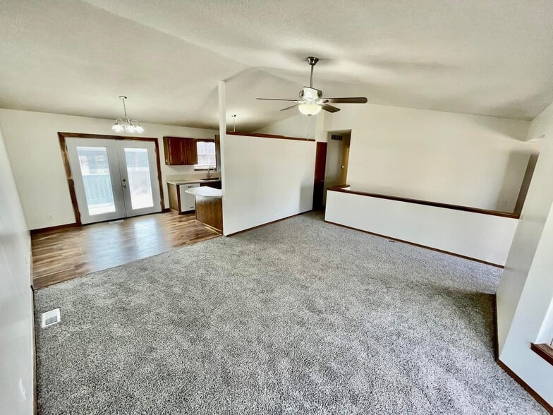 Building Photo - 2710 S Yellowstone St