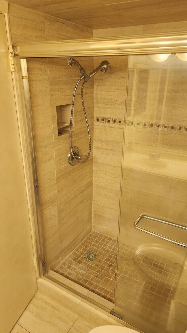 Building Photo - 4751 NW 21st St