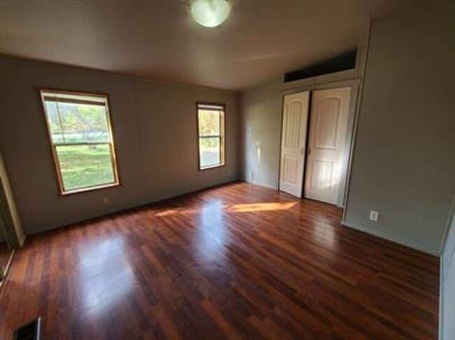 Building Photo - Whitefish Stage Pet Friendly Three Bedroom!