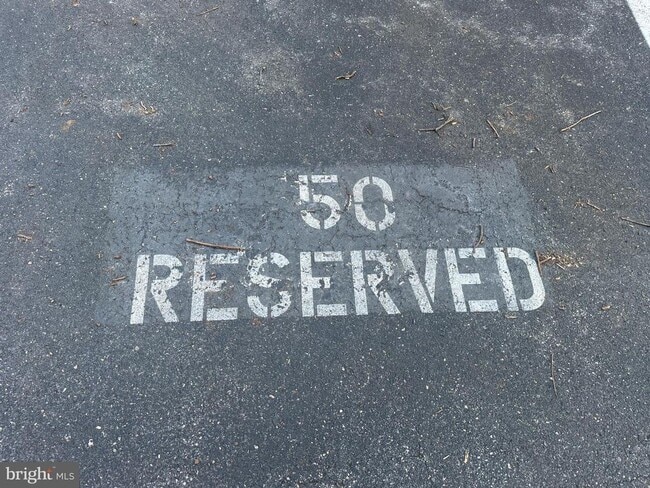 Building Photo - 9250 Three Oaks Dr