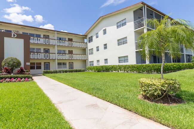 Building Photo - 158 Mansfield D