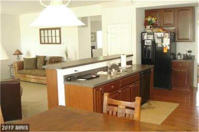 Building Photo - 1114 Anderson St