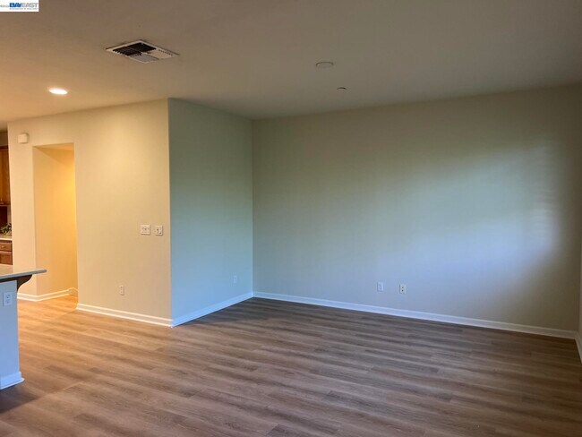 Building Photo - 5683 Melodia Cir