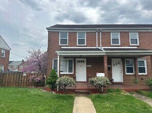 Building Photo - Spacious Three Bedroom House In Baltimore ...