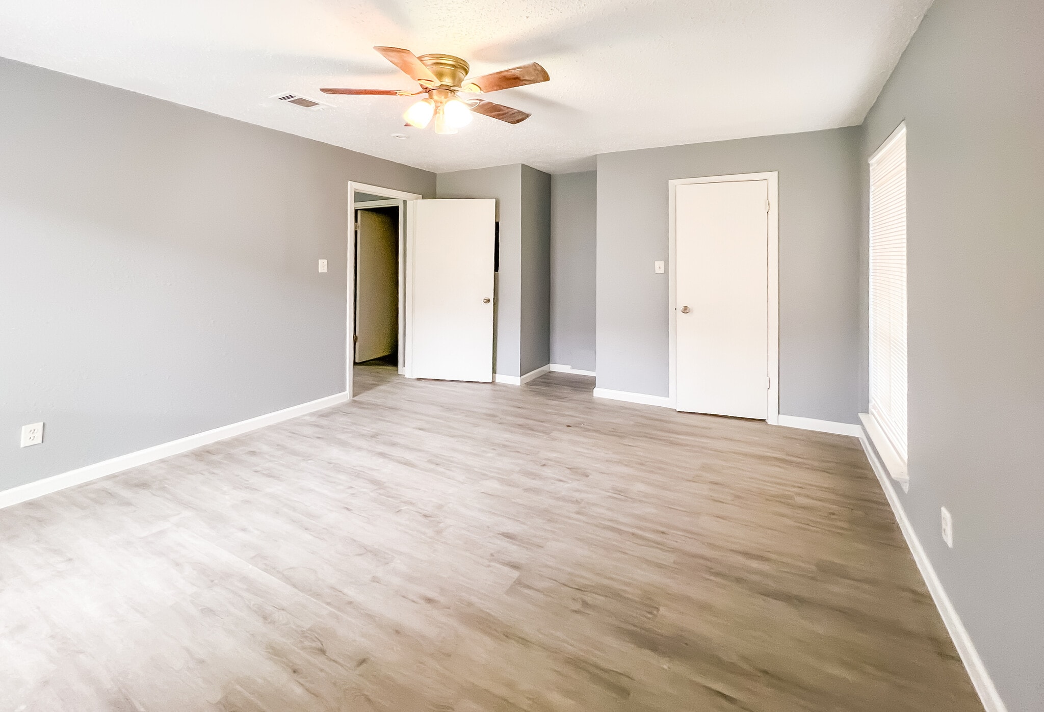 Building Photo - 200 Uhland Rd