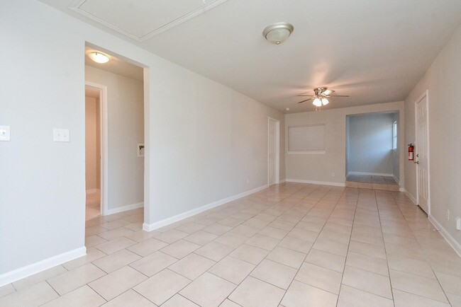 Building Photo - 2118 Thonig Rd