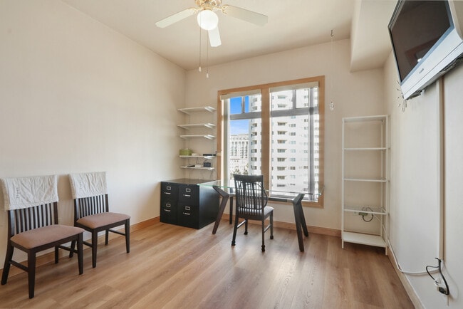 Building Photo - 488 E Ocean Blvd