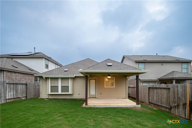 Building Photo - 2089 Egret Ave
