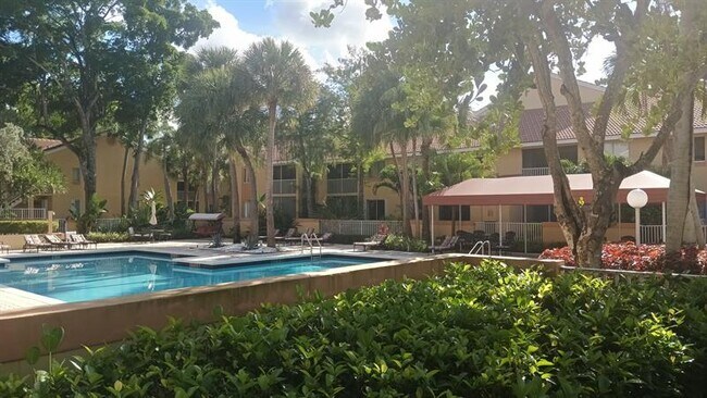 Building Photo - 1055 Coral Club Dr