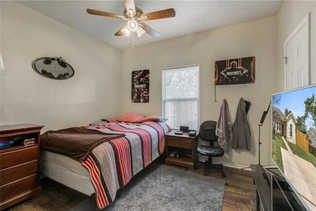 Building Photo - "Spacious 3-Bedroom Duplex with Granite To...