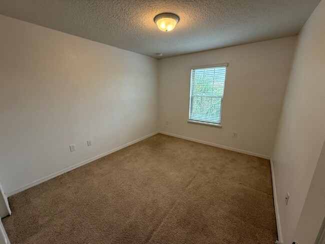 Building Photo - WELCOME HOME!