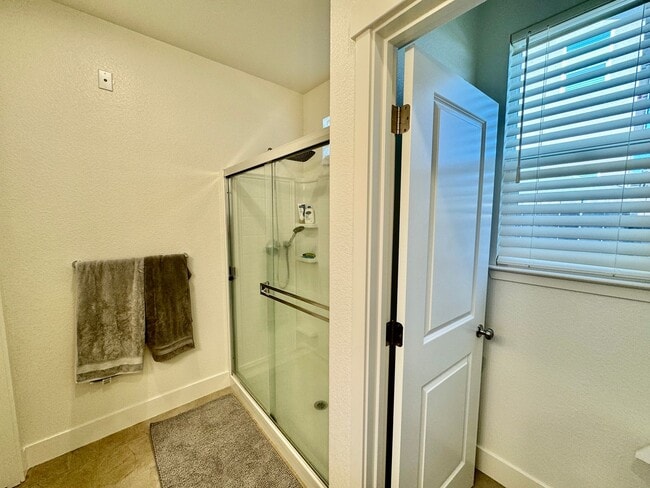 Building Photo - Beautiful Single Story, Newly Built 4 Bedroom, 2 Bath Home with SOLAR