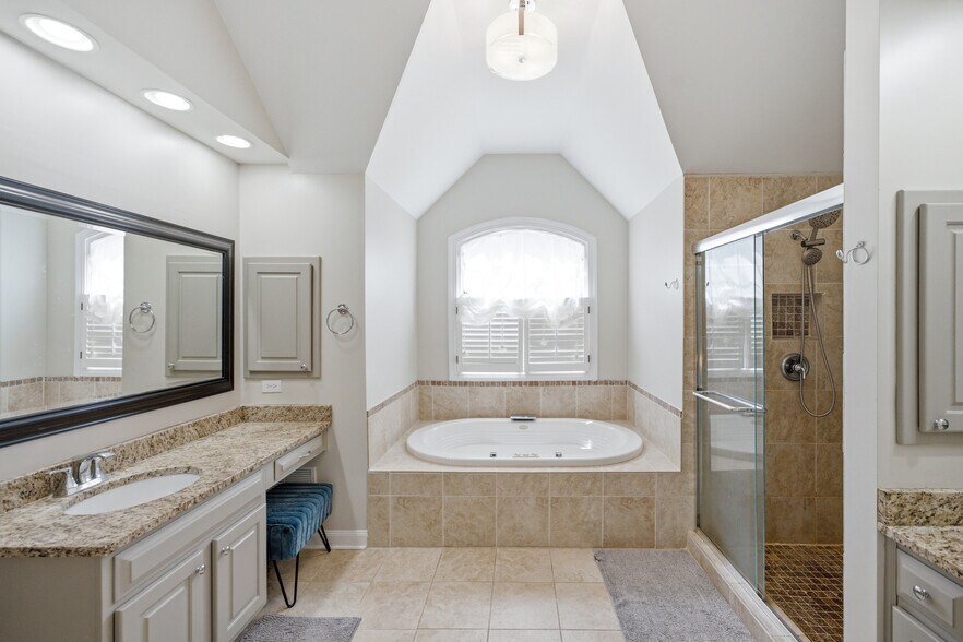 Building Photo - 5008 Highland Oaks Ct SE
