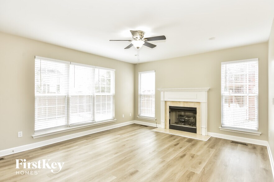 Building Photo - 4801 Mara Vista Dr