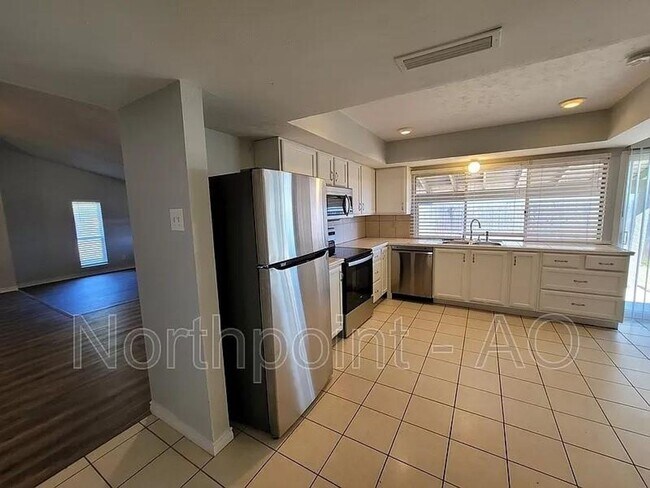 Building Photo - 3 BR/2BA | Renovated Single Family Home |Gated backyard!