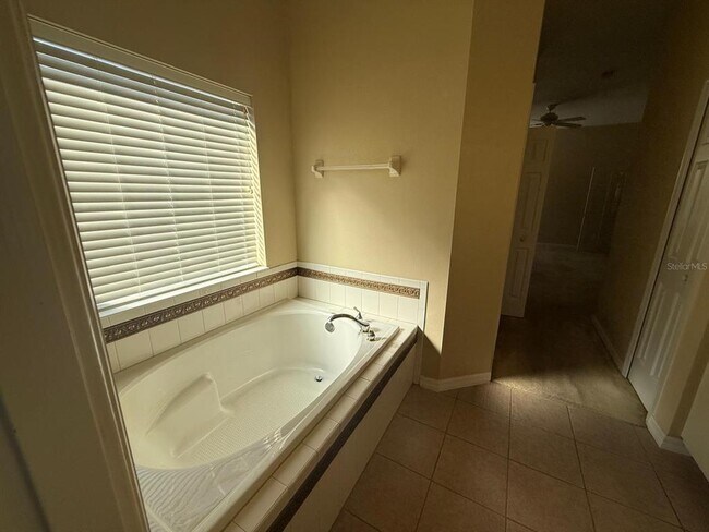 Building Photo - 5111 Ironsides Ct